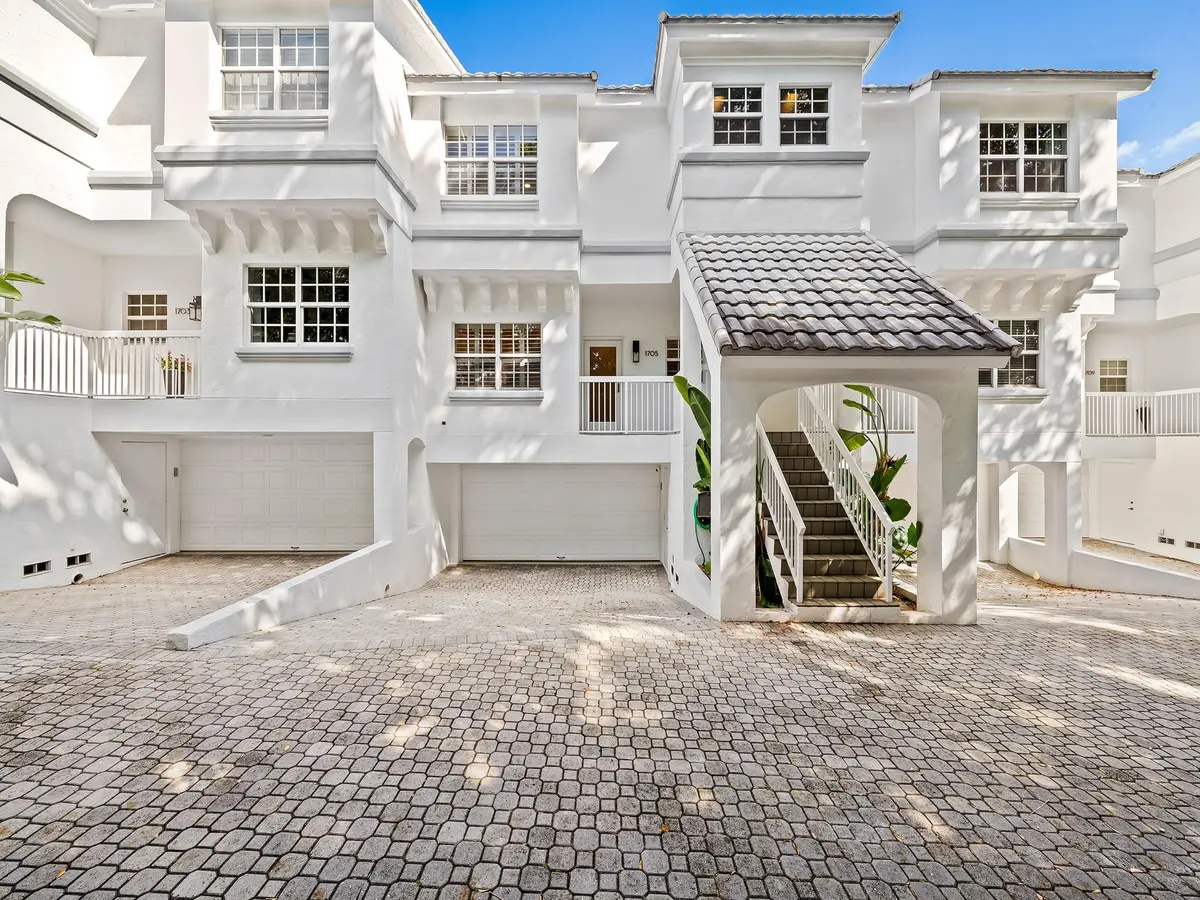 Photo 2 at 1705 E LAS OLAS Boulevard 3, Fort Lauderdale