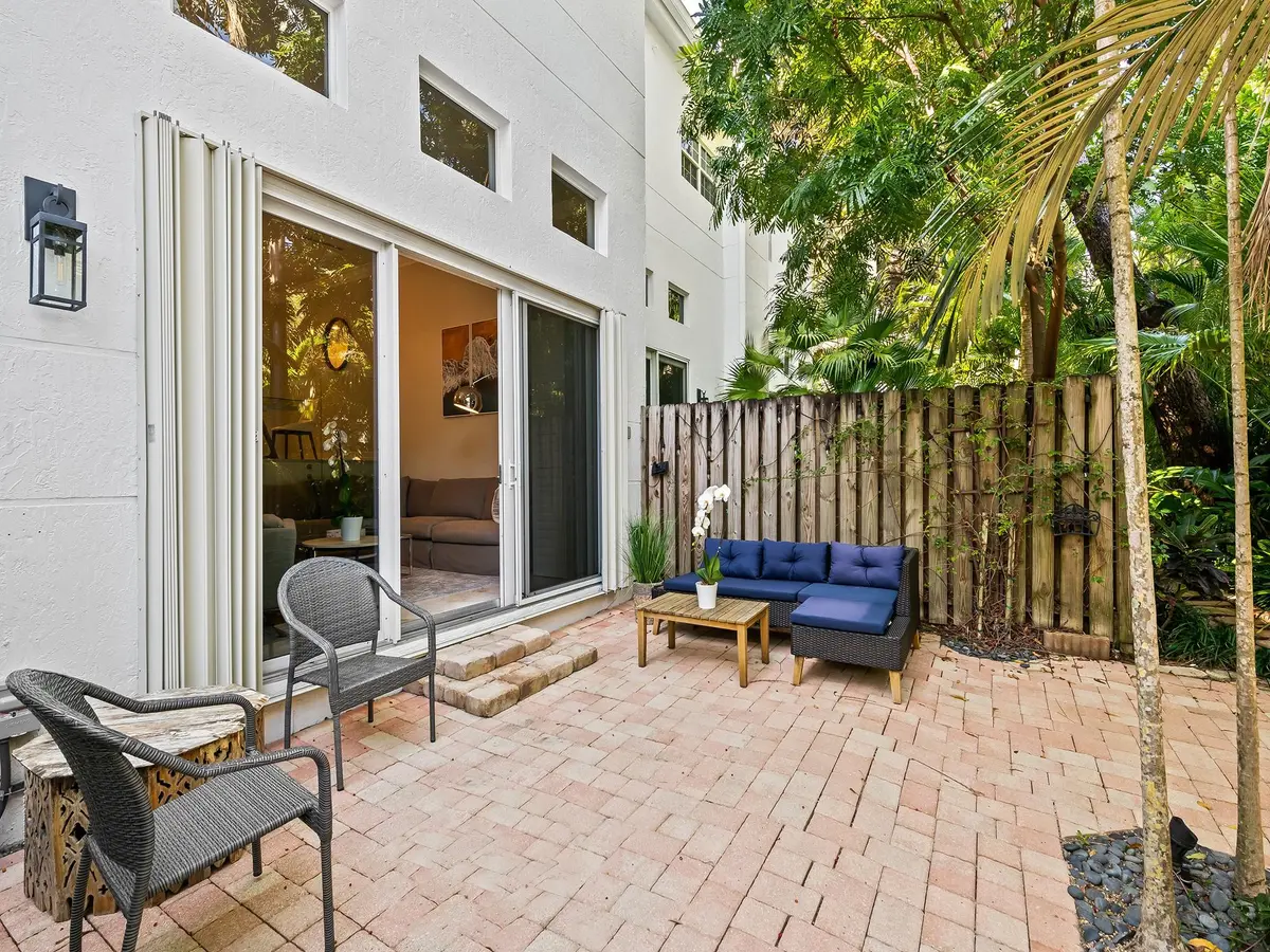 Photo 7 at 1705 E LAS OLAS Boulevard 3, Fort Lauderdale