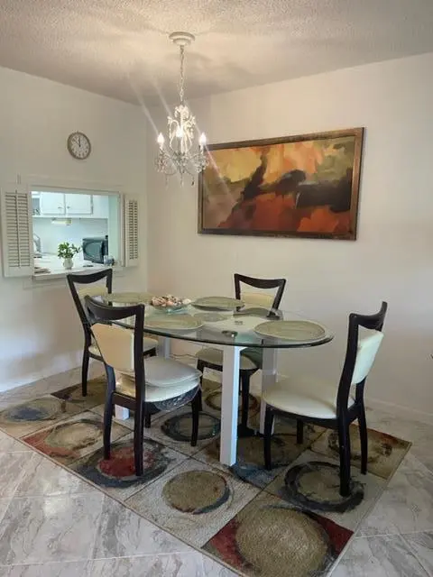 Dining at 3605 S OCEAN Boulevard 224, South Palm Beach