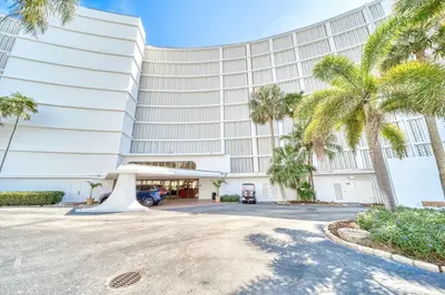 3590 S Ocean Boulevard 207, South Palm Beach – Condominium for rent