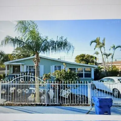 1001 W 4TH Street, Riviera Beach – Single Family Residence for sale