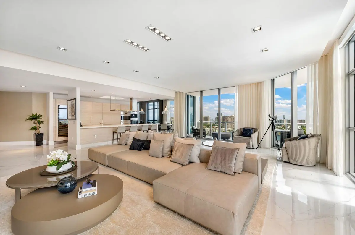 17301 Biscayne Blvd_1oakstudios_08 at 17301 BISCAYNE Boulevard PH-7, North Miami Beach