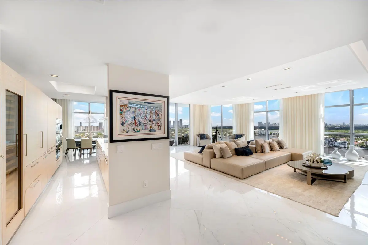 17301 Biscayne Blvd_1oakstudios_13 at 17301 BISCAYNE Boulevard PH-7, North Miami Beach