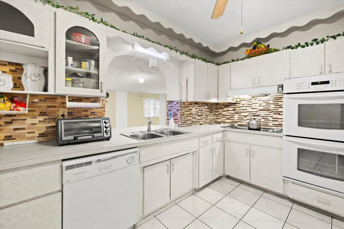 09-424A7032 at 18921 NW 24th Avenue, Miami Gardens