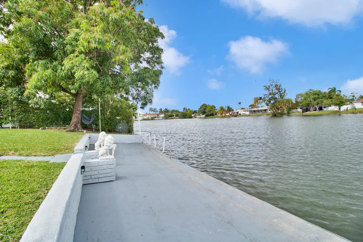 IMG_2885 at 1031 SW 3RD Street, Hallandale Beach
