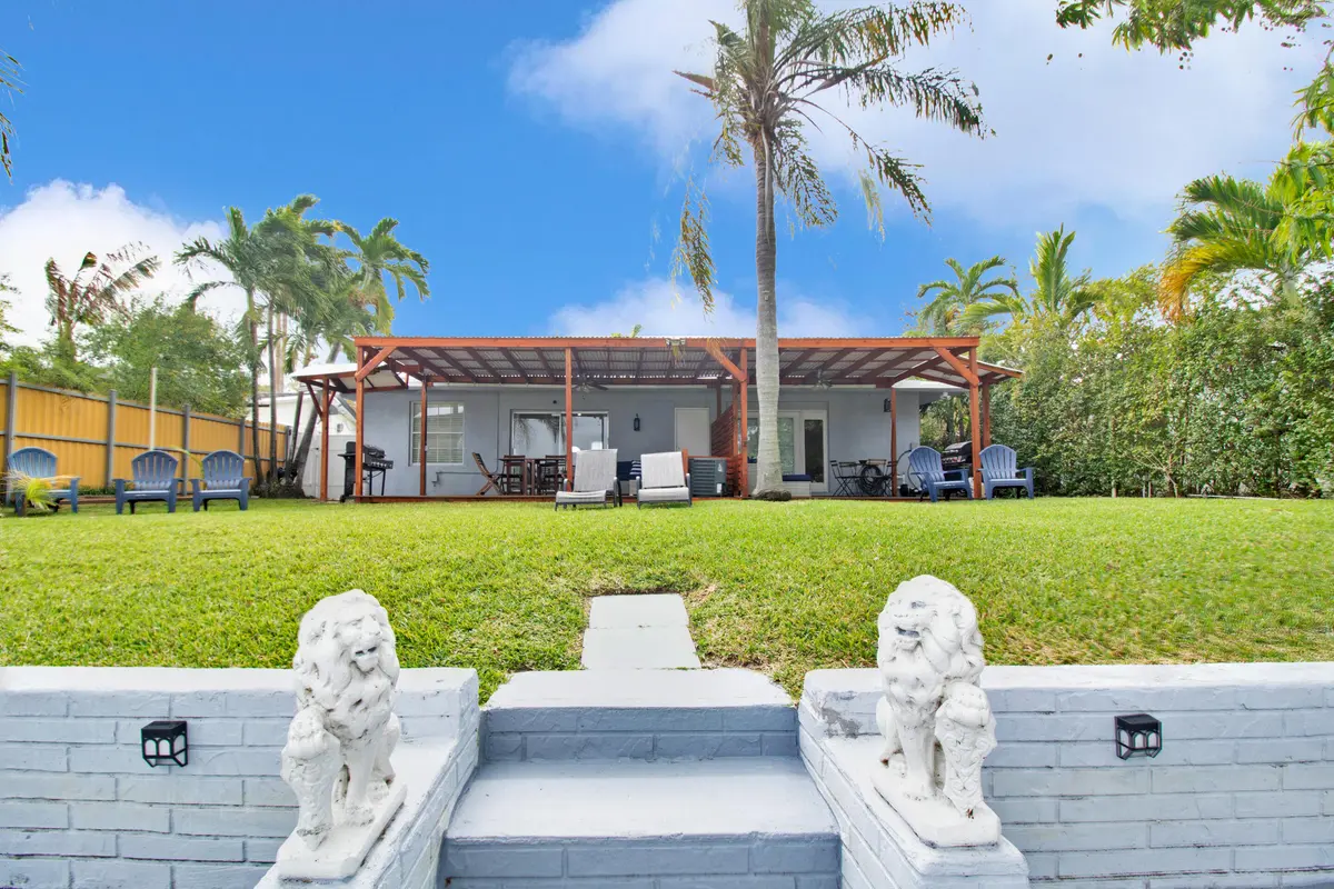 IMG_2887 at 1031 SW 3RD Street, Hallandale Beach