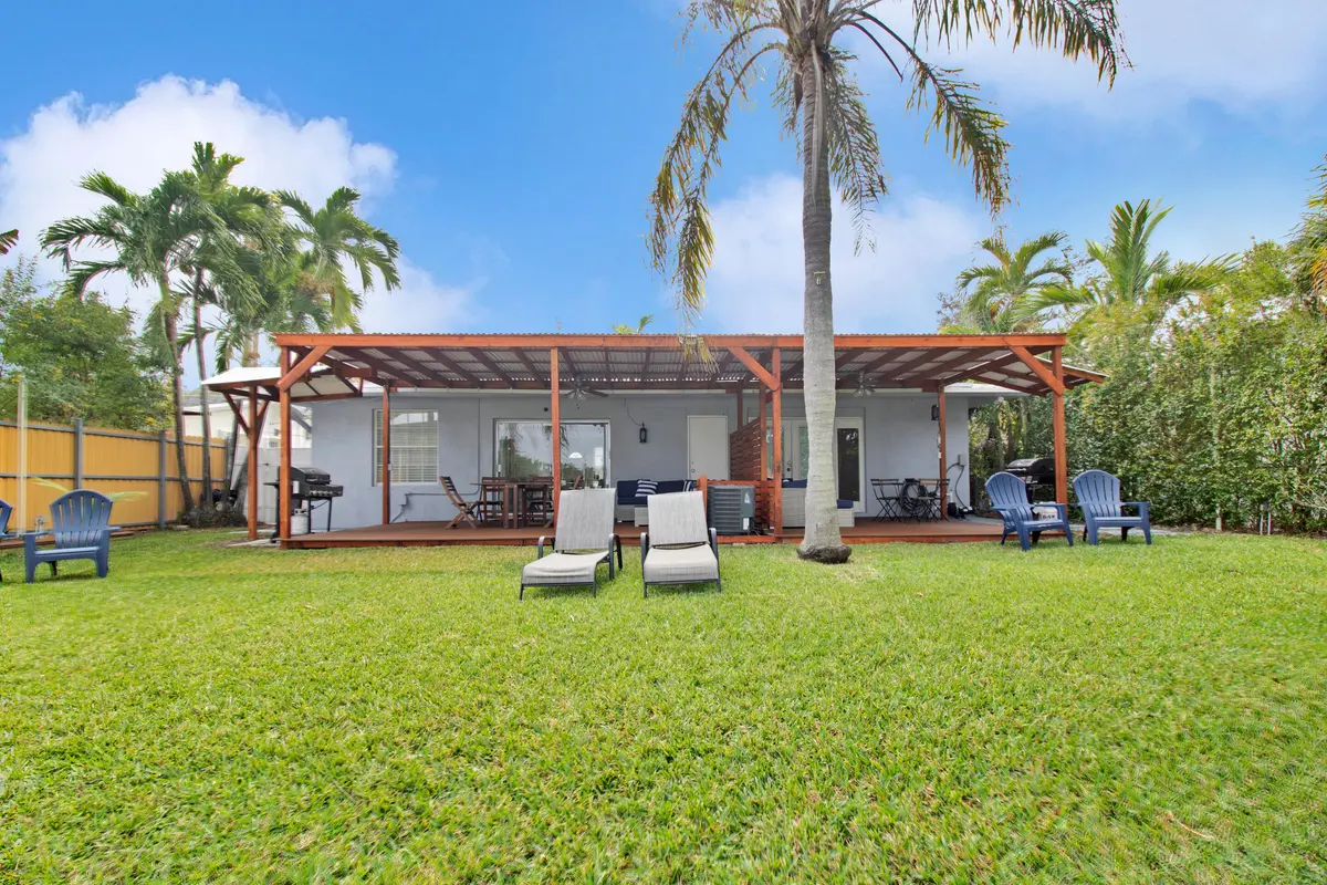 IMG_2889 at 1031 SW 3RD Street, Hallandale Beach