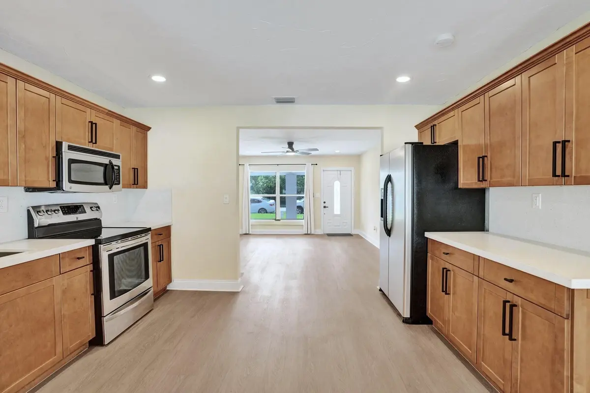 39-web-or-mls-DSC02201 at 3851 NW 4TH Place, Lauderhill