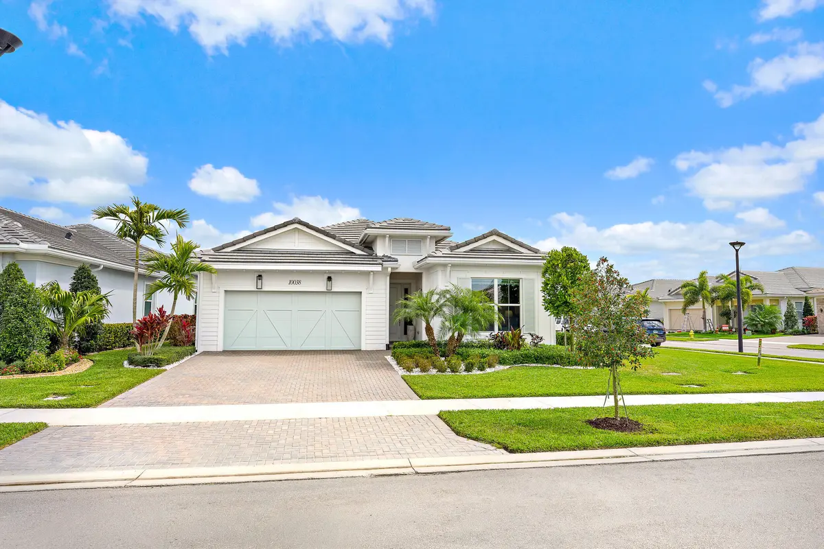 Front Exterior at 10038 Regency Way, Palm Beach Gardens