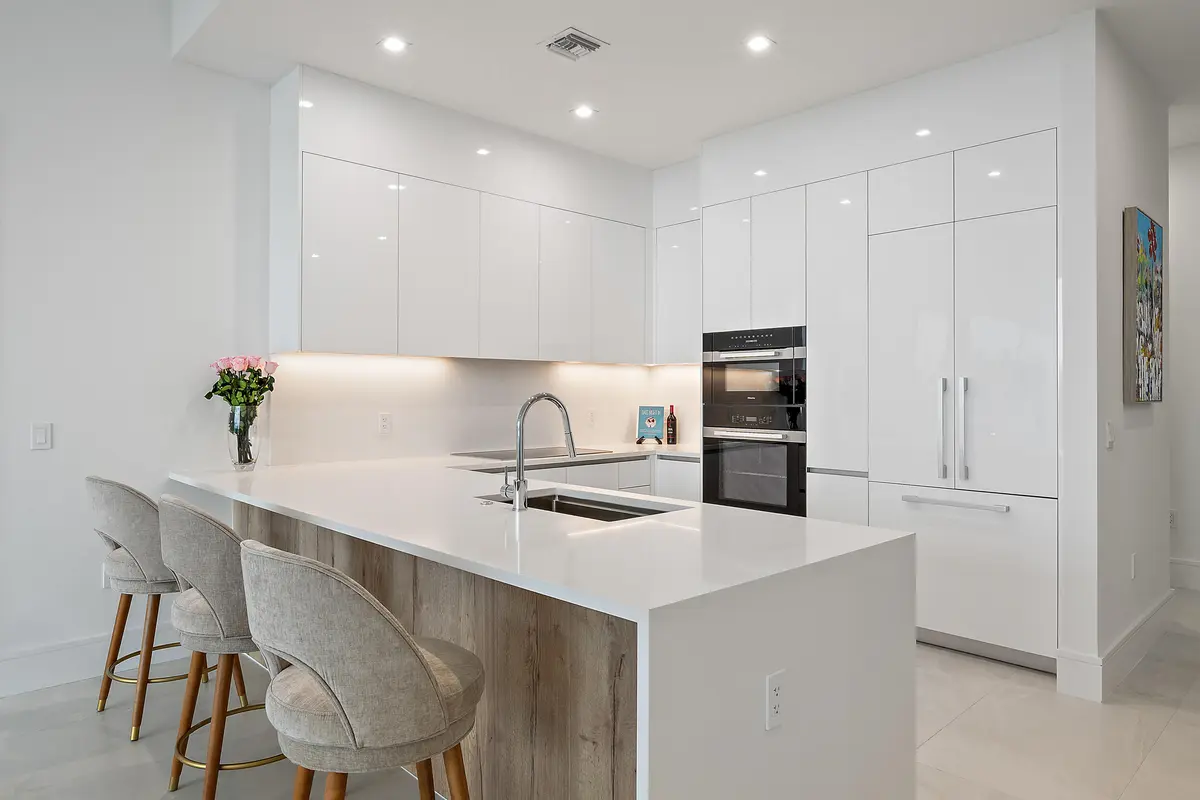 Kitchen at 220 Lake Shore Drive 621, Lake Park