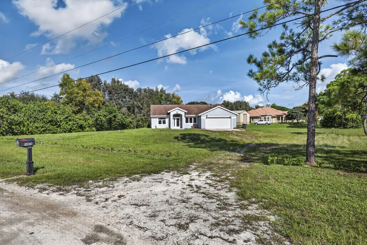 4-web-or-mls-BS1A3312 at 18523 40TH Run, The Acreage