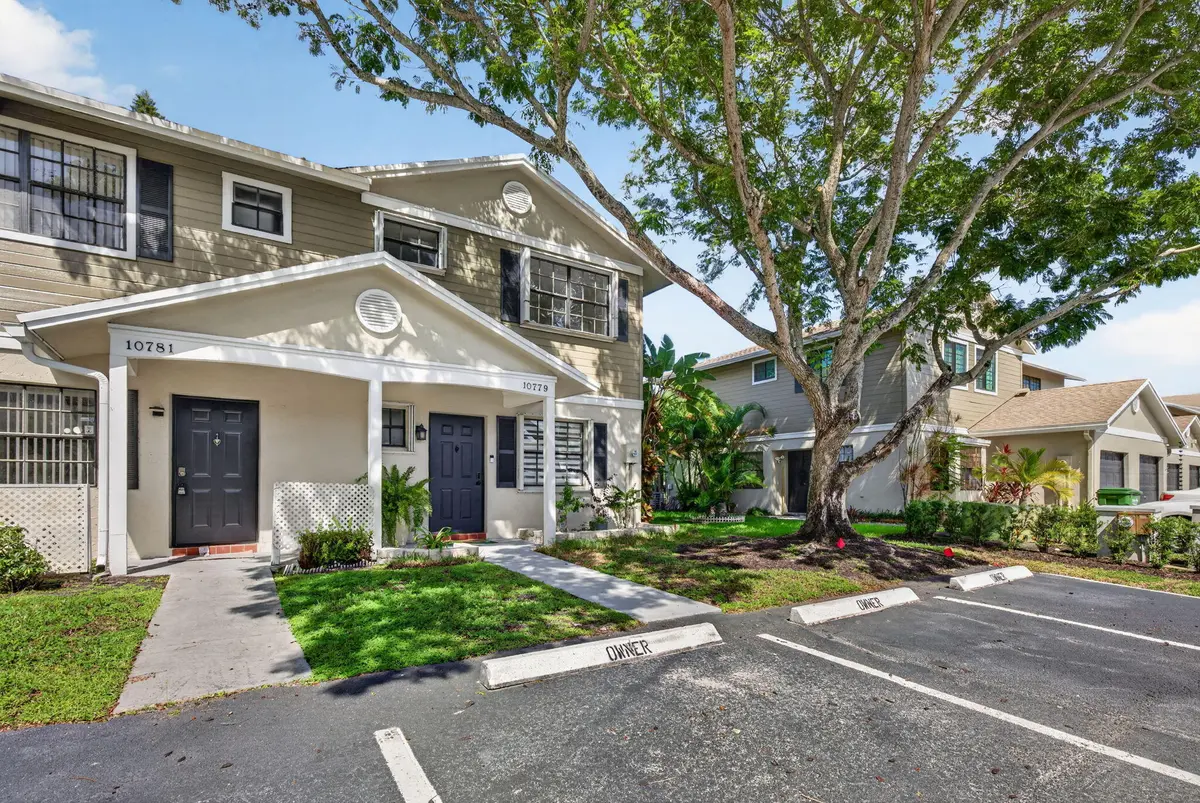 3-web-or-mls-_A7A5243 at 10779 NW 11TH Street 10779, Pembroke Pines