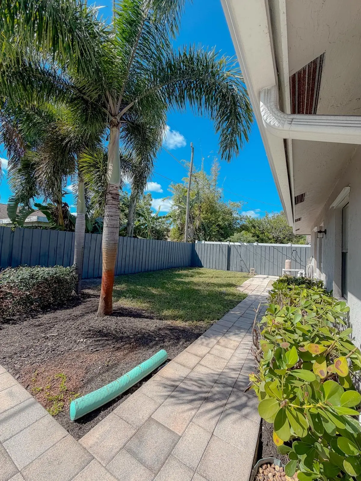 db0719e0-c83b-45db-867a-f1f3b4dd3933 at 1007 WYNNDALE Way, Lantana