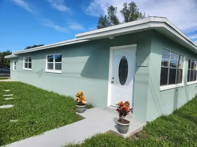 1688 W 10th Street, Riviera Beach – Single Family Residence for sale