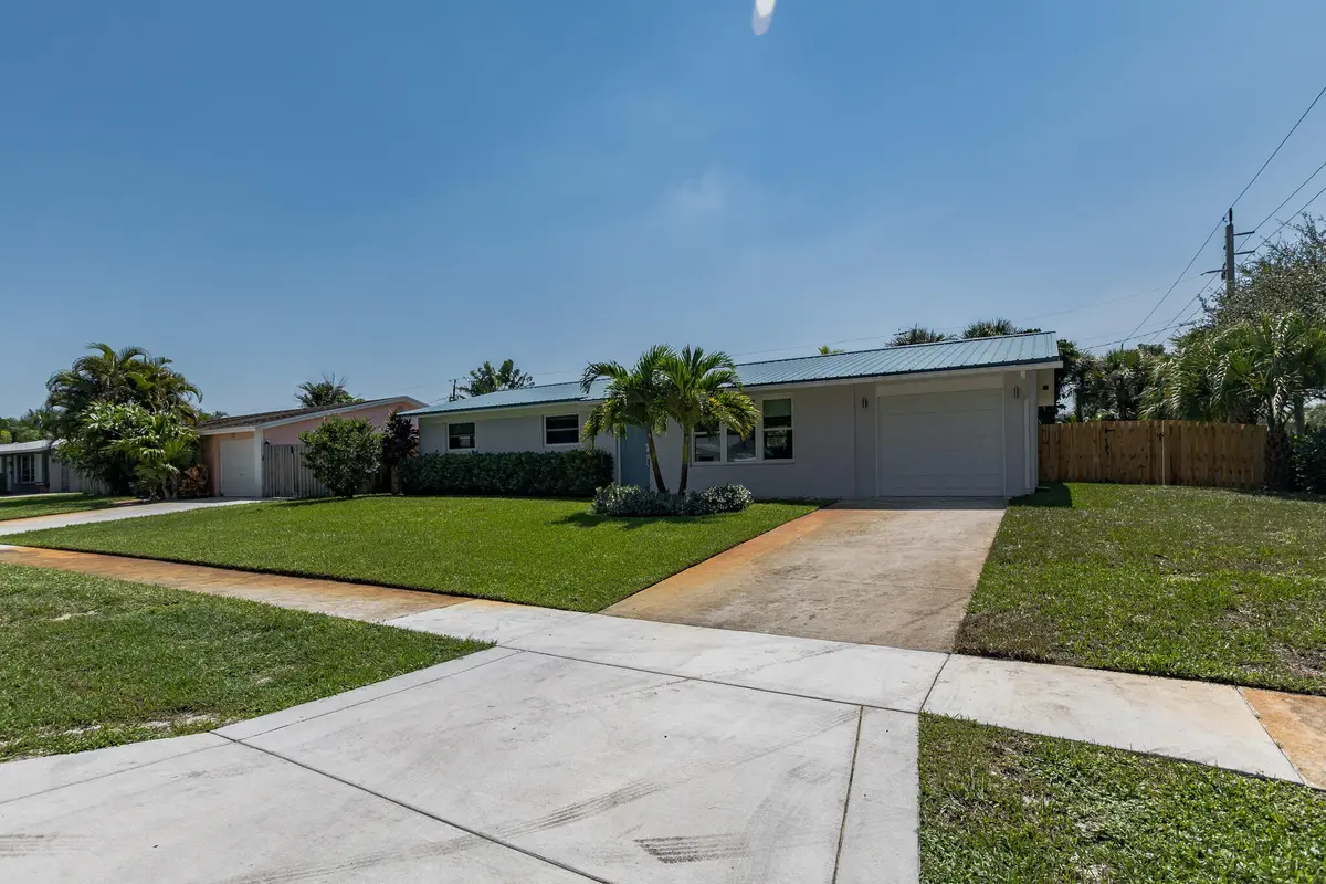 8U5A7523-12248629 at 47 RIDGEWOOD Circle, Tequesta