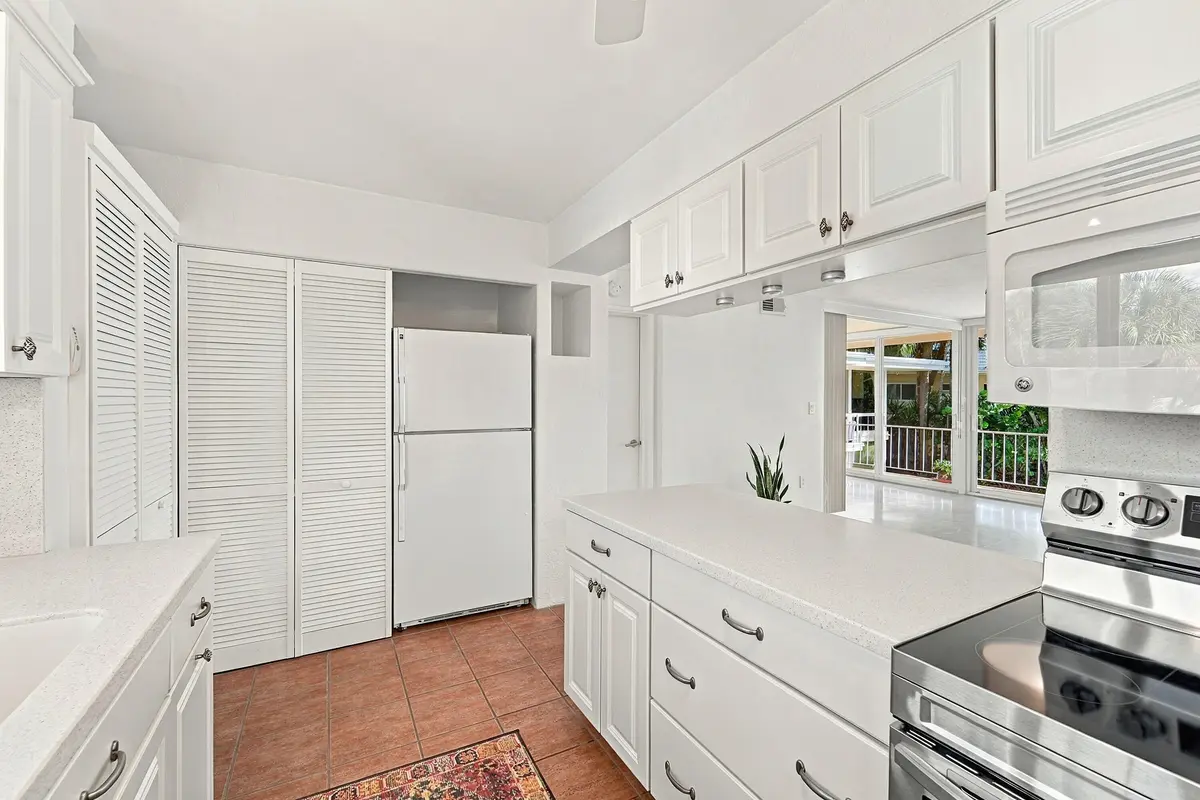 07_dsc07354_07b7c472 at 2725 NE 32ND Avenue 7, Fort Lauderdale