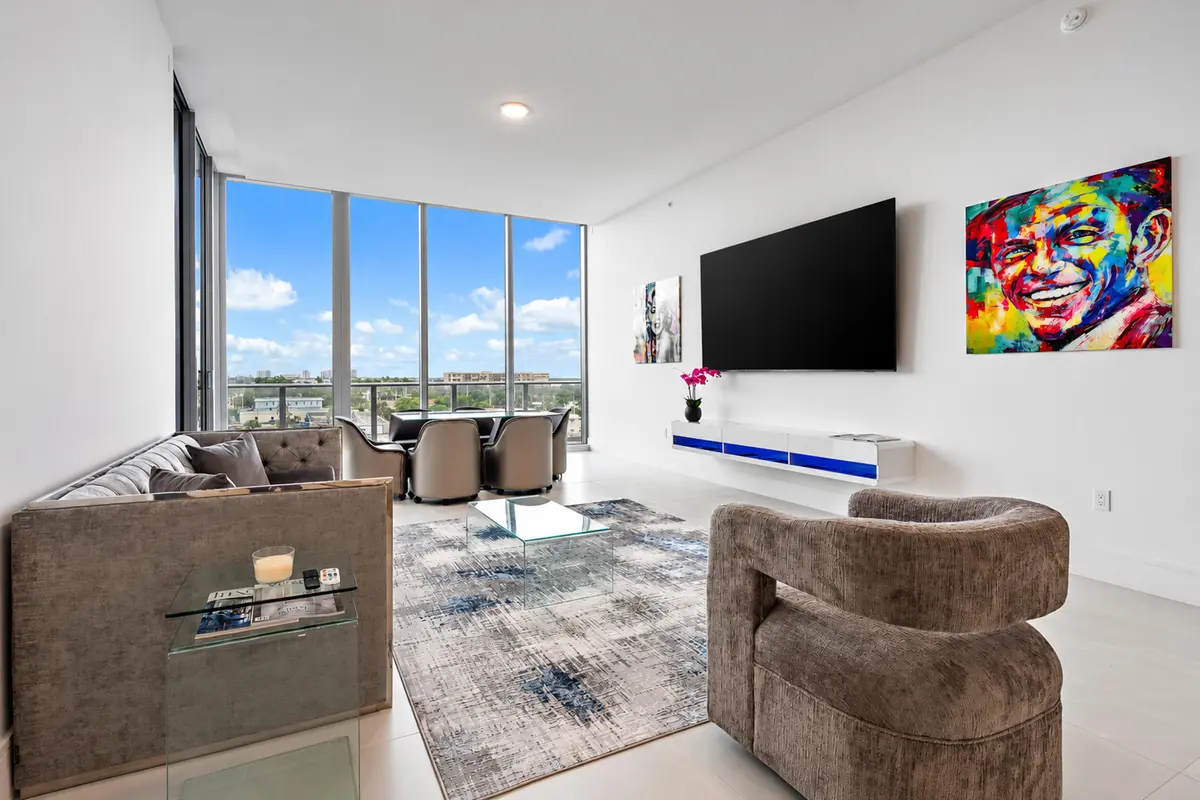 Living Room at 220 Lake Shore Drive 621, Lake Park