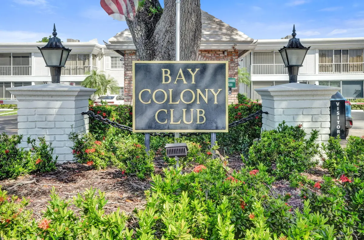 3-web-or-mls-DSC03296 at 6469 BAY CLUB Drive 3, Fort Lauderdale