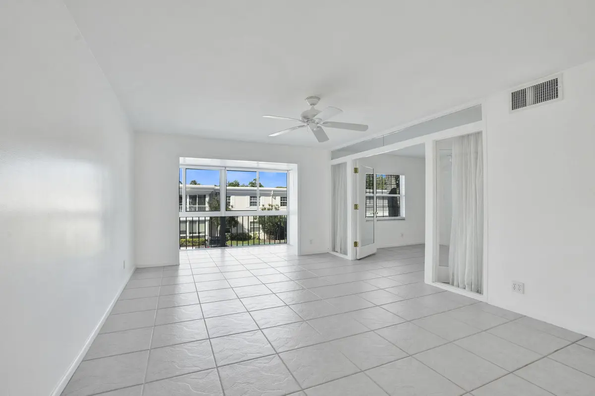 4-web-or-mls-DSC03098 at 6469 BAY CLUB Drive 3, Fort Lauderdale