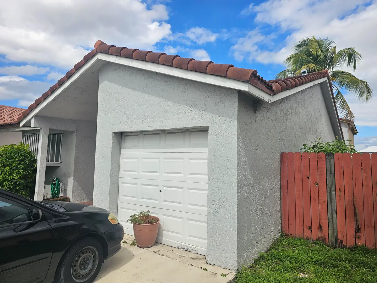 20261014_121913 at 9919 NW 122nd Street, Hialeah Gardens