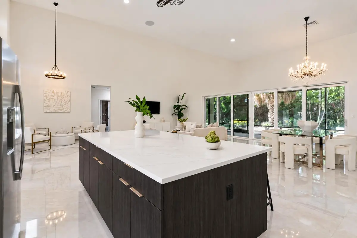 Modern Open-Plan Interior Without Cleres at 2701 NE 2ND Avenue, Wilton Manors
