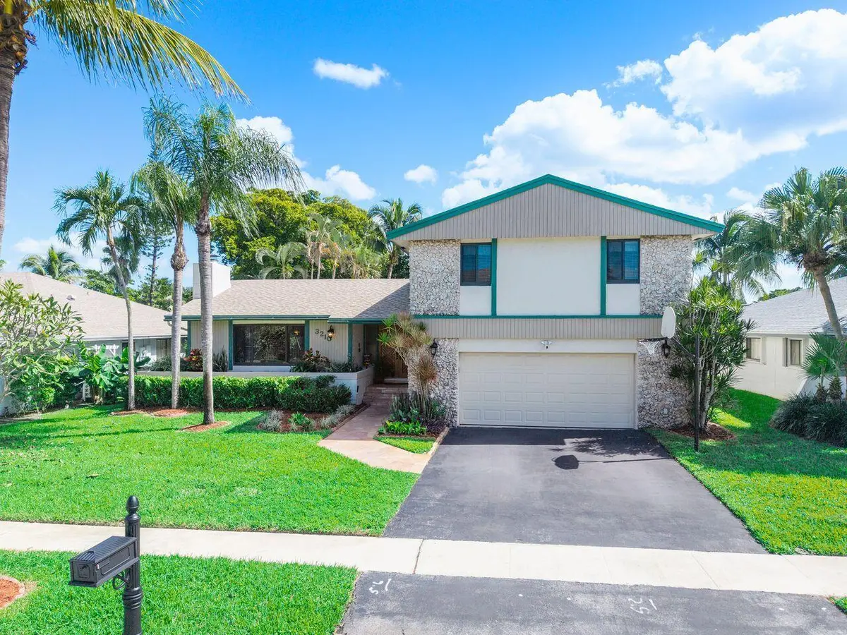 Front of the house at 3210 NW 93RD Avenue, Sunrise