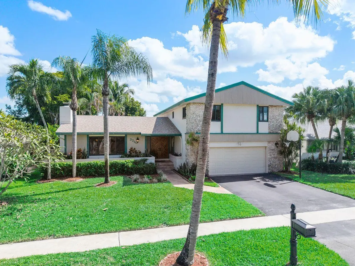 Front of the house at 3210 NW 93RD Avenue, Sunrise