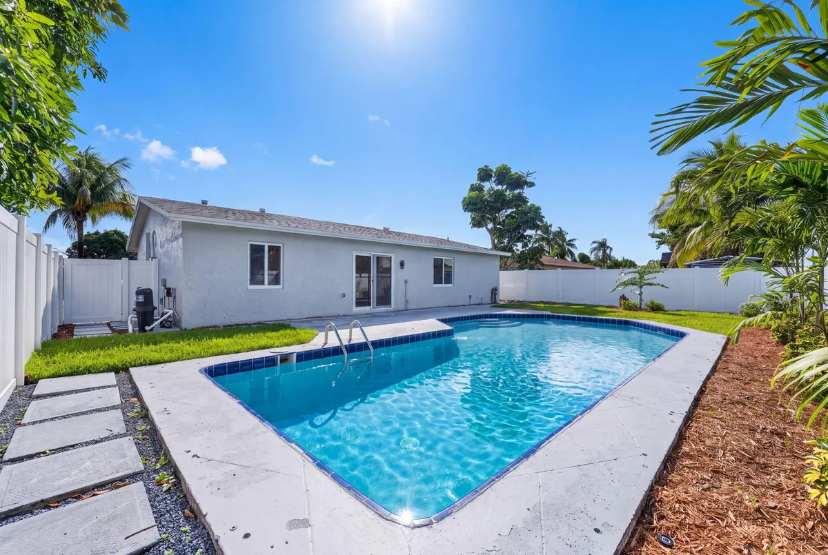 29-web-or-mls-DSC08547_360MEDIA at 7703 SW 3RD Street, North Lauderdale