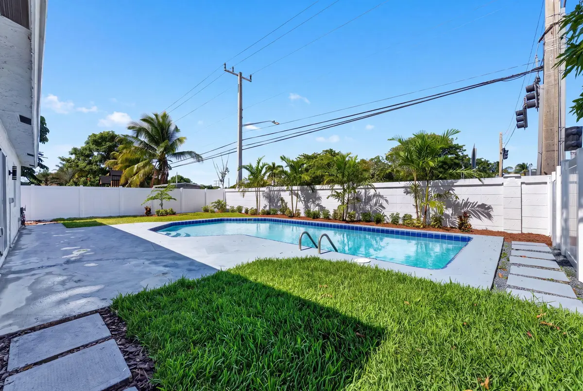 30-web-or-mls-DSC08552_360MEDIA at 7703 SW 3RD Street, North Lauderdale