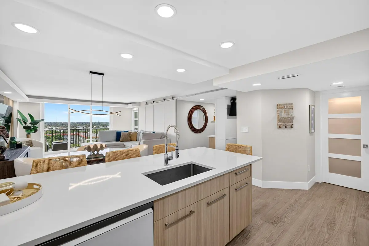 28-web-or-mls-a699A9740 at 1150 HILLSBORO MILE 911, Hillsboro Beach