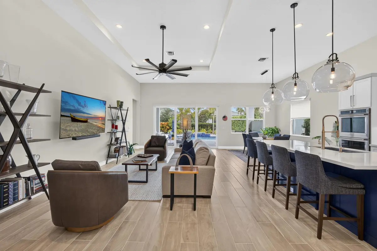 Kitchen/ great Room at 9940 Regency Way, Palm Beach Gardens