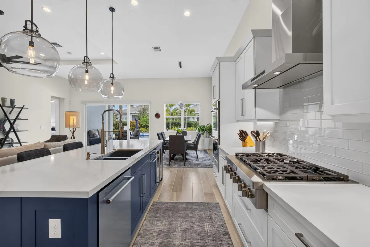 Kitchen at 9940 Regency Way, Palm Beach Gardens