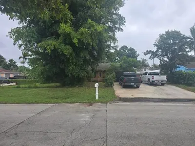 4758 CLINTON Boulevard, Kenwood Estates – Single Family Residence for sale