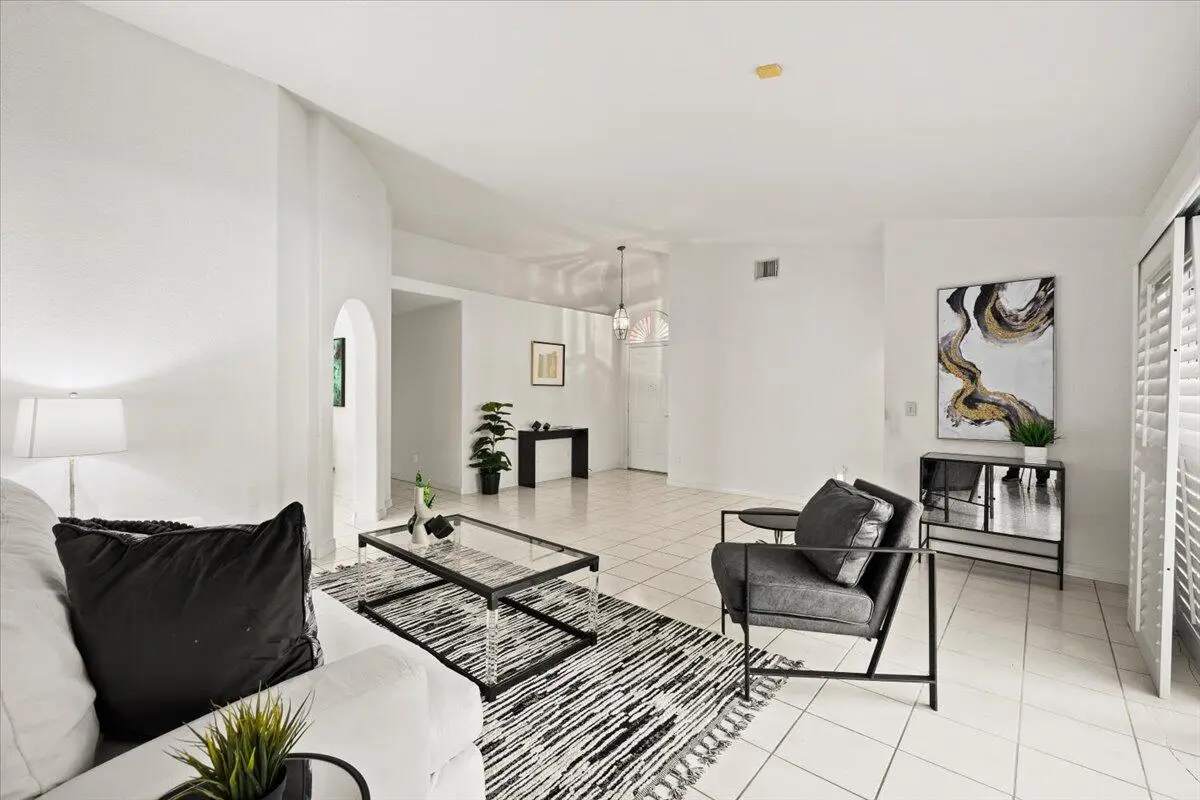 07-424A4057 at 363 SW 161st Avenue, Pembroke Pines