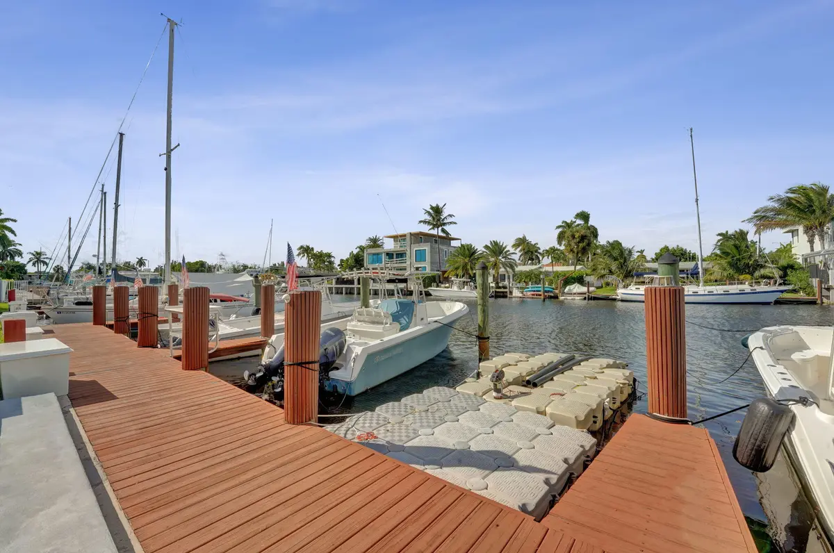 56-web-or-mls-DSC08204 at 1501 SE 15TH Street 2-8, Fort Lauderdale
