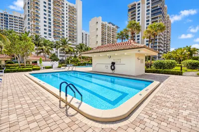 3400 N Ocean Drive 408, Singer Island – Condominium for rent