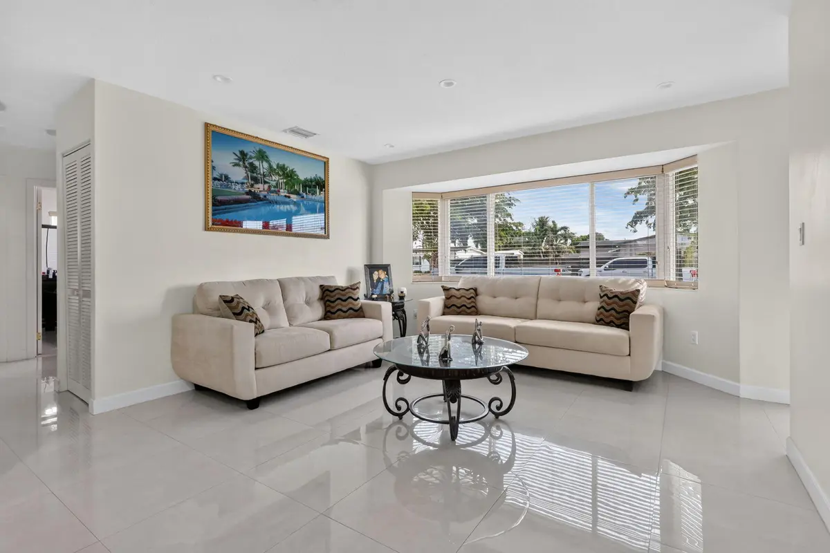 6-web-or-mls-8H3A2272 at 8555 NW 175TH Street, Hialeah