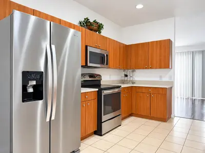 2725 NE 8TH Avenue 112, Wilton Manors – Townhouse for rent