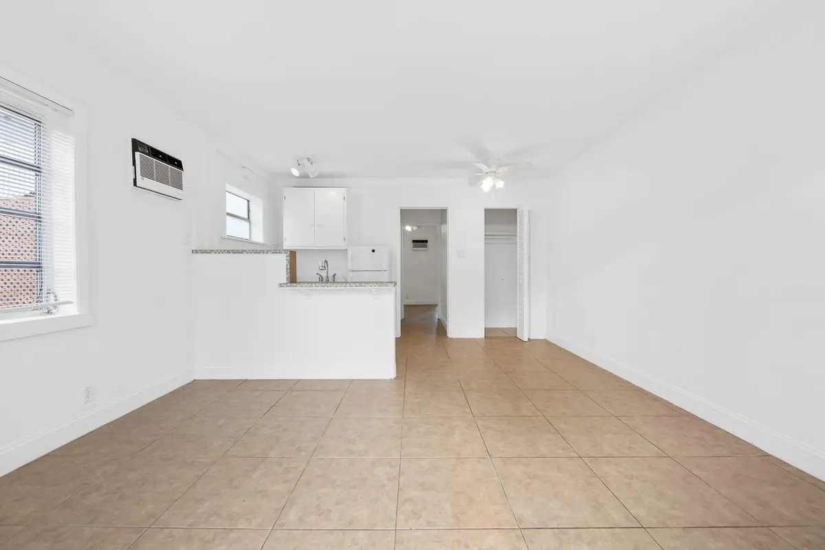 3-web-or-mls-DSC_3587 at 924 N 16TH Avenue, Hollywood