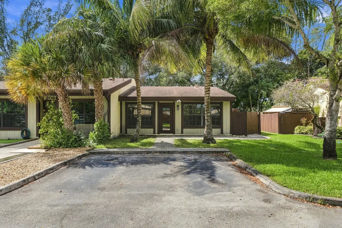 01_dsc09130 at 2070 Sweet Gum Avenue, Pembroke Pines