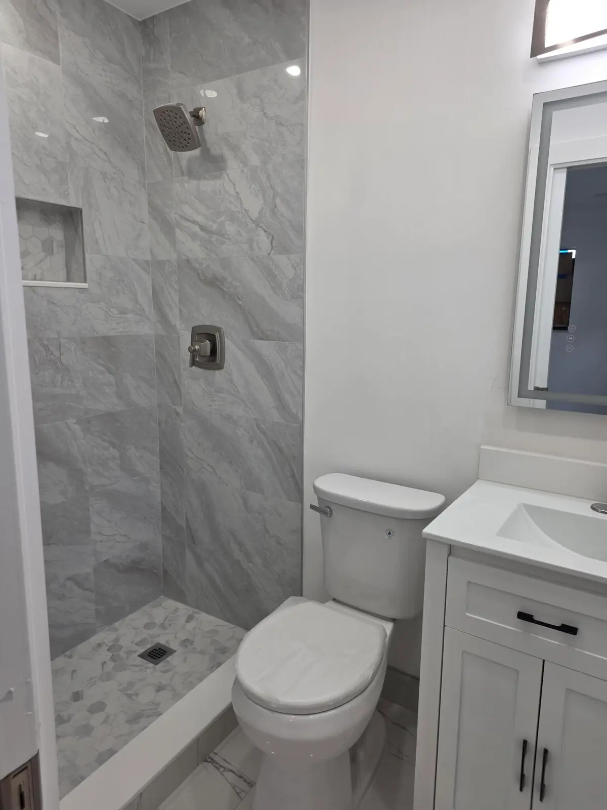 Mbath at 3440 NW 35TH Street, Lauderdale Lakes