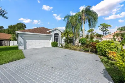 127 SARATOGA Boulevard, Royal Palm Beach – Single Family Residence for sale