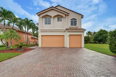 122 SARONA Circle, Royal Palm Beach – Single Family Residence for sale