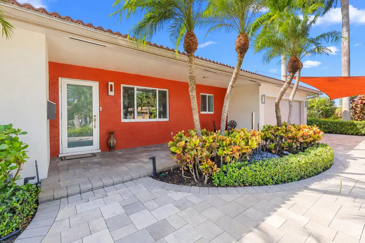 Entrance at 2317 NW 6th Avenue, Wilton Manors