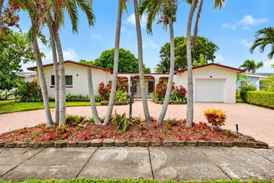 1960 NW 107TH Avenue, Pembroke Pines – Single Family Residence for sale