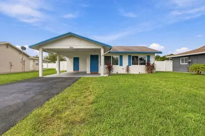 8121 NW 93RD Avenue, Tamarac – Single Family Residence for sale