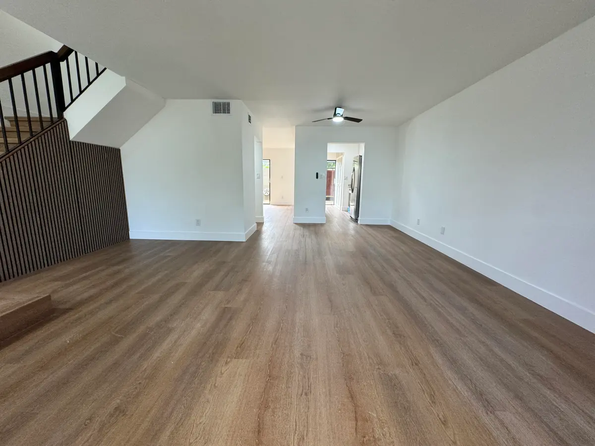 Livingrm at 1100 W FAIRWAY Road 1100, Pembroke Pines