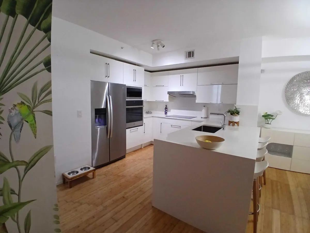 wp2 at 720 S SAPODILLA Avenue 207, West Palm Beach
