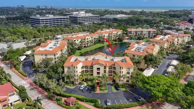 300 UNO LAGO Drive 104, Juno Beach – Condominium for sale