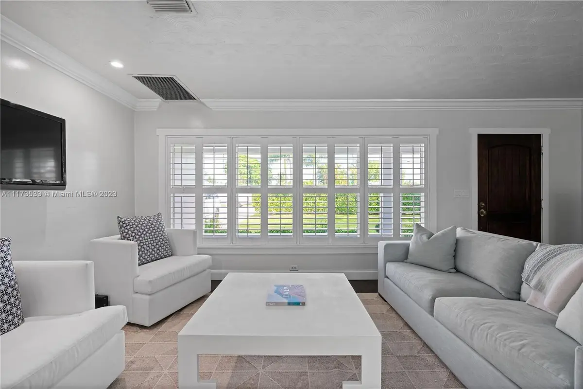 Photo 7 at 330 CENTER Street, Jupiter